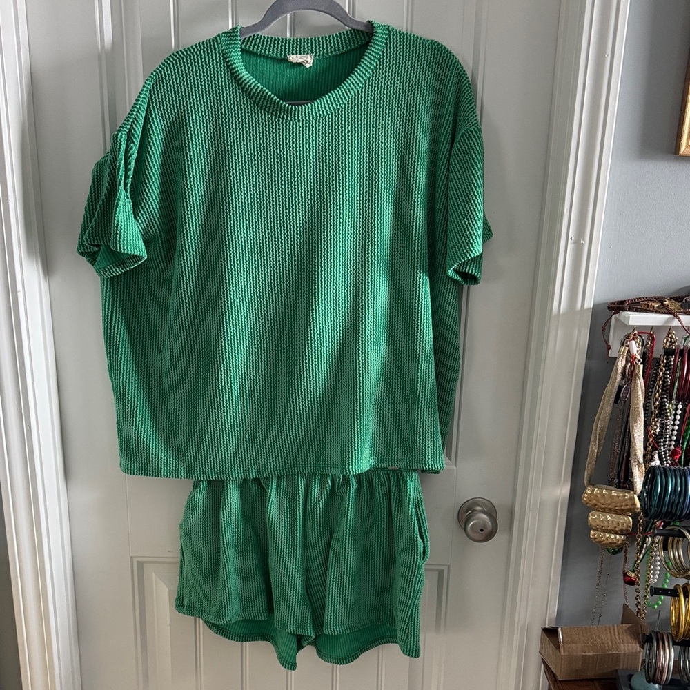 Lovely Melody Green Women Shorts Set